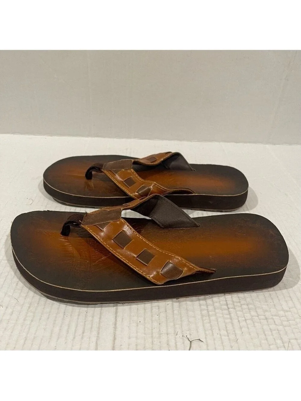Men’s SeaHorse Brown Faux Leather Beach Sandals Size 9 US!